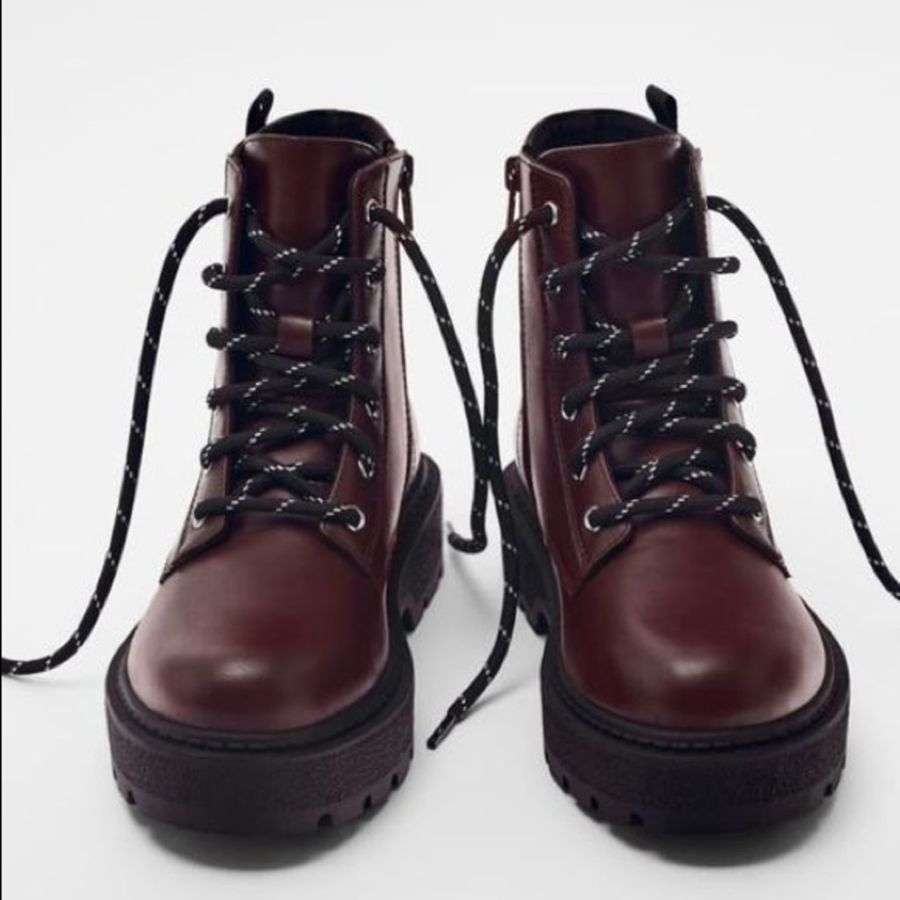 SOLD Zara Burgundy Low Heeled Ankle Boots. Size 8. - Picture 3 of 9